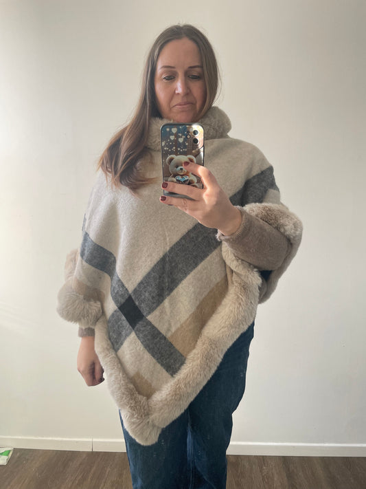 Prachtige beige poncho Taille Unique